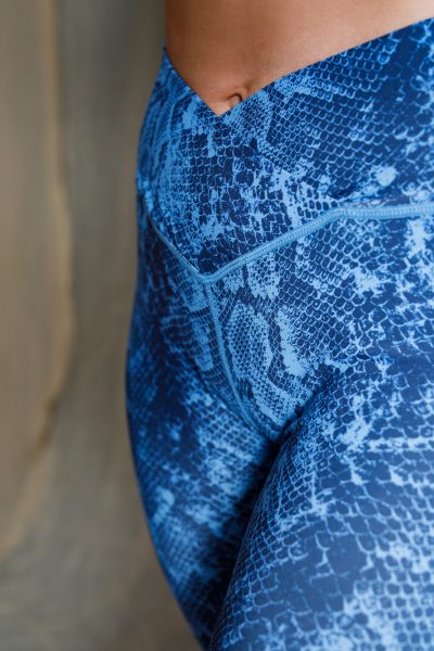 Лосины синие с принтом змея Купальники и фитнес одежда Краснодар Fitneslavka